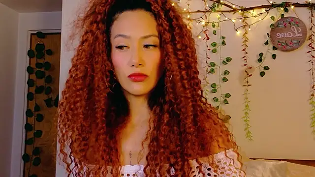 Ajua  Uva online show from April 1, 2026, 11:34 pm