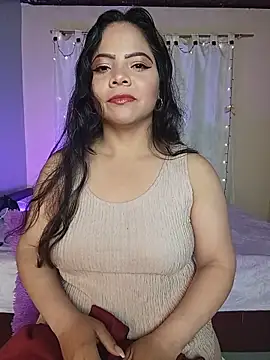 ROUSSE SINCLAIR online show from June 12, 2026, 10:51 pm