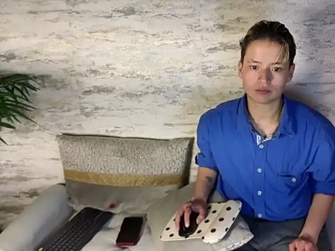 Snapshot of Olimpus_1 chatting on April 6, 2026, 1:12 pm Olimpus 1 online show from April 6, 2026, 1:12 pm