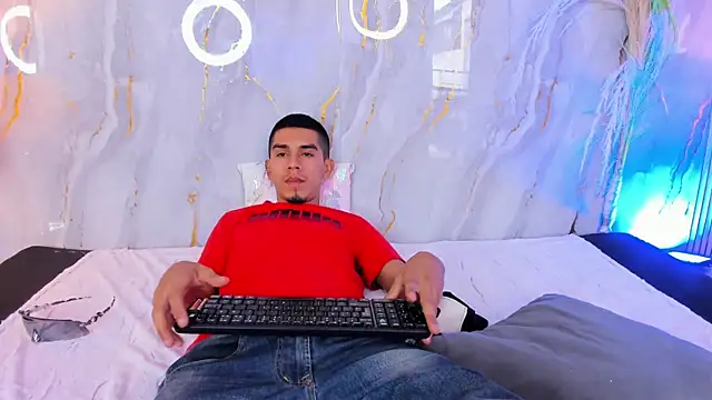 your d0ll1 online show from May 15, 2026, 1:20 pm