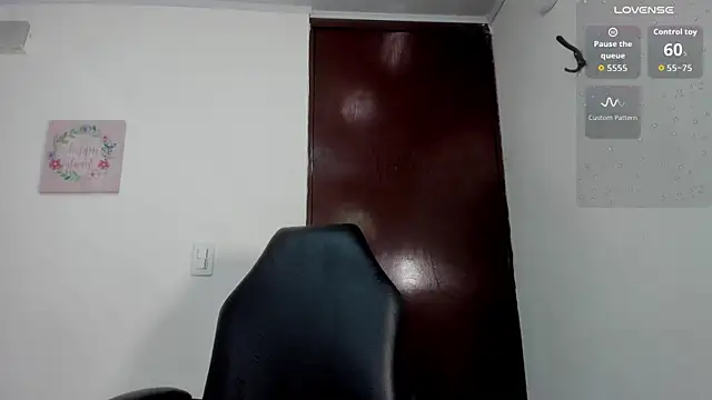 mia rouxx1 online show from May 14, 2026, 4:53 am