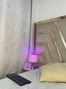 Snapshot of Swee__Kitty19 chatting on April 3, 2026, 4:30 am Swee Kitty19 online show from April 3, 2026, 4:30 am