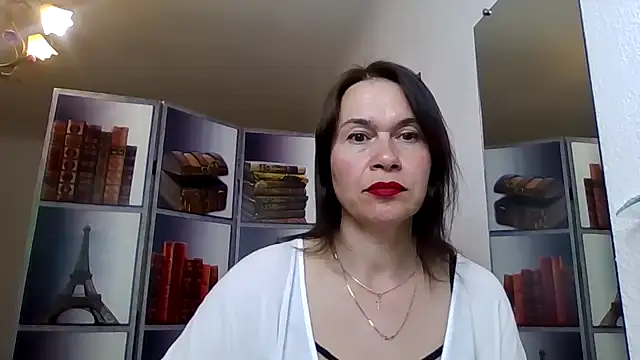 Selena Moo online show from May 3, 2026, 1:04 pm