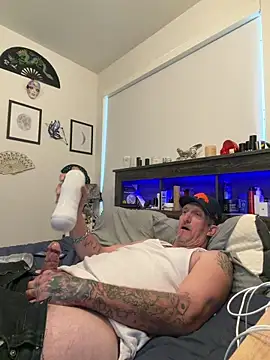 Snapshot of bilateralBKamputee chatting on March 22, 2026, 8:21 pm bilateralBKamputee online show from March 22, 2026, 8:21 pm