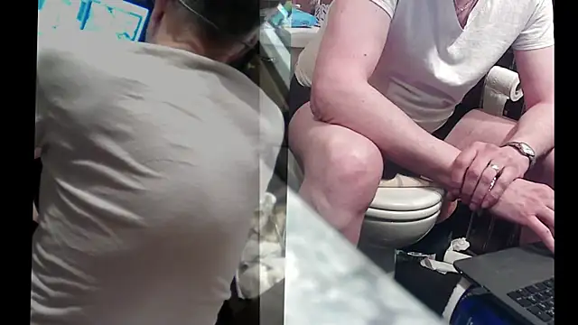 Snapshot of Can_dad chatting on March 25, 2026, 1:50 am Can dad online show from March 25, 2026, 1:50 am