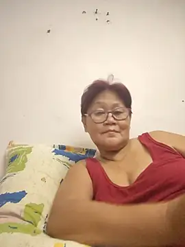 Sunflower1956 online show from May 17, 2026, 11:32 am