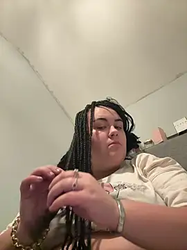 Khloeross online show from May 30, 2026, 9:53 pm