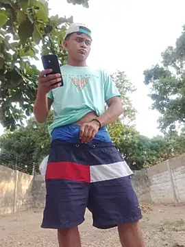 Snapshot of HOTRAINYGOLDEN chatting on March 24, 2026, 11:32 am HOTRAINYGOLDEN online show from March 24, 2026, 11:32 am