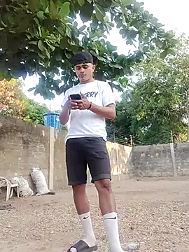 Snapshot of HOTRAINYGOLDEN chatting on March 21, 2026, 11:25 am HOTRAINYGOLDEN online show from March 21, 2026, 11:25 am