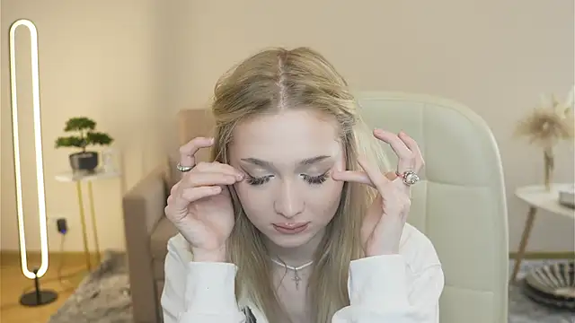 SeemaHornoff online show from March 30, 2026, 3:02 pm