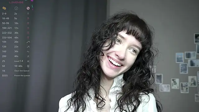 DellaLeck online show from July 8, 2026, 8:42 pm