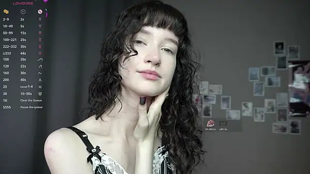 DellaLeck online show from July 12, 2026, 9:37 pm
