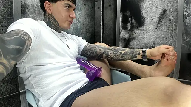 Gury tattoo online show from May 26, 2026, 7:01 pm