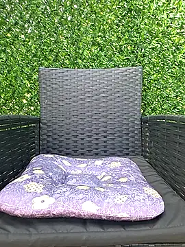SellenaGomez online show from May 6, 2026, 9:02 am