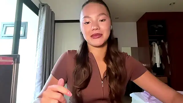 kamila 18 french online show from April 22, 2026, 5:03 am