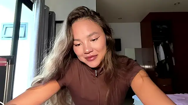 kamila 18 french online show from April 24, 2026, 5:09 am
