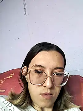 Snapshot of Greta_silber26 chatting on May 8, 2026, 5:28 pm Greta silber26 online show from May 8, 2026, 5:28 pm