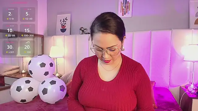 AlanaWesst online show from June 25, 2026, 6:24 pm