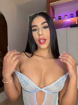 Snapshot of Rossie_Blooms chatting on May 21, 2026, 10:56 am Rossie Blooms online show from May 21, 2026, 10:56 am