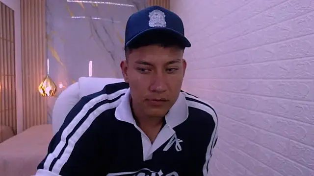 Snapshot of DominantBoy4 chatting on March 22, 2026, 7:15 pm DominantBoy4 online show from March 22, 2026, 7:15 pm