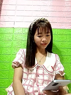 AmyLinee01 online show from June 13, 2026, 7:06 am