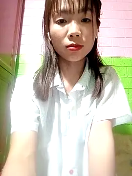 AmyLinee01 online show from May 9, 2026, 6:00 pm