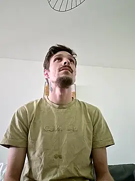 Snapshot of legars844 chatting on April 4, 2026, 9:49 am legars844 online show from April 4, 2026, 9:49 am