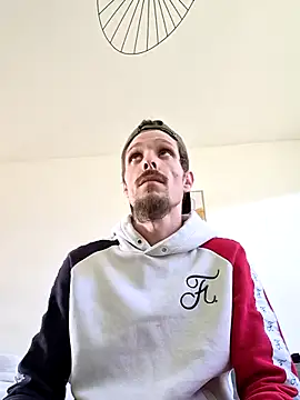 Snapshot of legars844 chatting on April 7, 2026, 11:56 am legars844 online show from April 7, 2026, 11:56 am