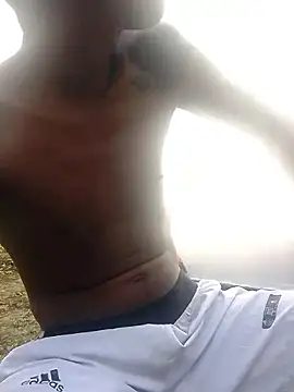 tuchokolatit0 online show from May 1, 2026, 2:44 pm