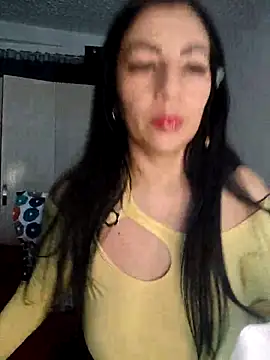 Snapshot of Franchescatoop chatting on April 8, 2026, 6:04 am Franchescatoop online show from April 8, 2026, 6:04 am