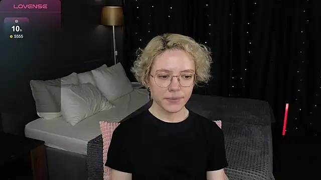 Snapshot of HottoKori chatting on June 4, 2026, 5:34 am HottoKori online show from June 4, 2026, 5:34 am
