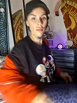 chiquitilla41 online show from May 3, 2026, 10:53 am