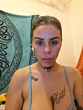 chiquitilla41 online show from April 29, 2026, 10:38 pm