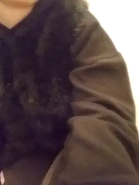 cherrygirl00 online show from April 1, 2026, 7:11 pm