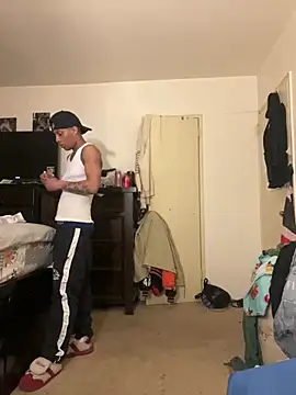 PHAT FTM KLIT87 online show from April 28, 2026, 1:04 pm