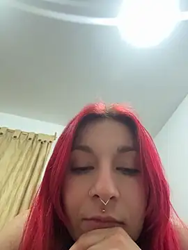 Snapshot of Amelie-RedHoney chatting on May 11, 2026, 4:36 am Amelie-RedHoney online show from May 11, 2026, 4:36 am