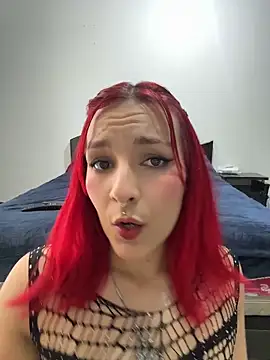 Snapshot of Amelie-RedHoney chatting on May 1, 2026, 8:03 pm Amelie-RedHoney online show from May 1, 2026, 8:03 pm