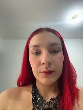 Snapshot of Amelie-RedHoney chatting on April 19, 2026, 4:08 pm Amelie-RedHoney online show from April 19, 2026, 4:08 pm