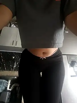 anabellagon online show from March 23, 2026, 7:47 pm