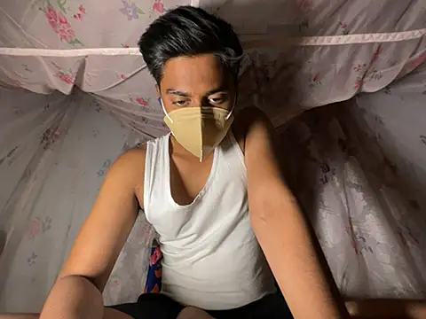 sinner2511 online show from April 10, 2026, 3:52 pm