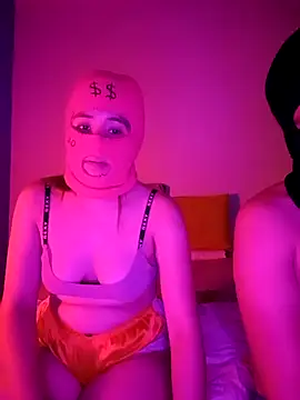 Nancyflores online show from April 18, 2026, 6:27 am