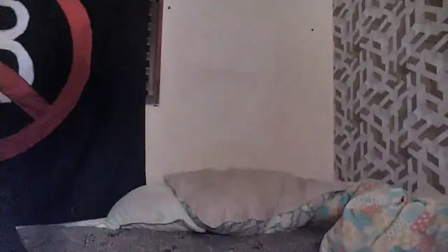 Snapshot of Moon_ chatting on June 24, 2026, 12:20 am Moon online show from June 24, 2026, 12:20 am