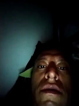 jirafa1995 online show from April 27, 2026, 8:34 am