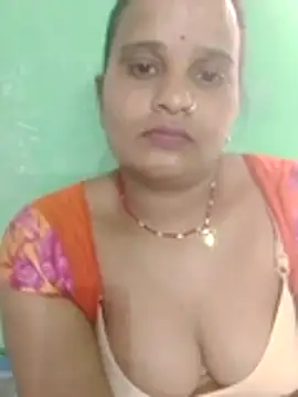 Shivani09900 online show from May 25, 2026, 3:17 am