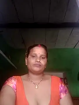 Snapshot of Shivani09900 chatting on July 4, 2026, 5:03 am Shivani09900 online show from July 4, 2026, 5:03 am