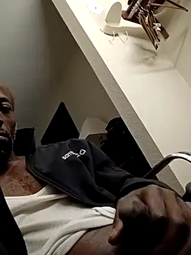 KingBlackStallion online show from April 17, 2026, 7:44 am