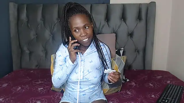 Snapshot of Cybil_Hearts chatting on April 14, 2026, 6:35 pm Cybil Hearts online show from April 14, 2026, 6:35 pm