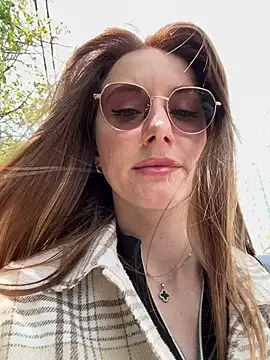 FReyja 44 online show from May 6, 2026, 9:24 am