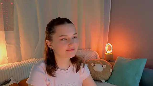 LorriMonz online show from June 4, 2026, 1:54 am