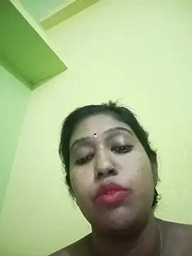 Snapshot of bannerjeesneha20 chatting on May 14, 2026, 7:00 pm bannerjeesneha20 online show from May 14, 2026, 7:00 pm
